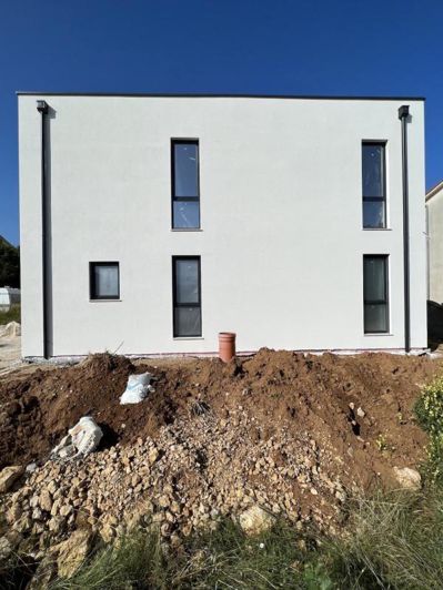 Image No.16-3 Bed Property for sale