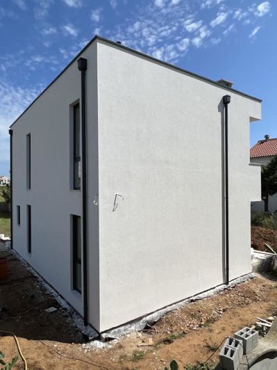 Image No.18-3 Bed Property for sale