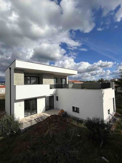 Image No.21-3 Bed Property for sale