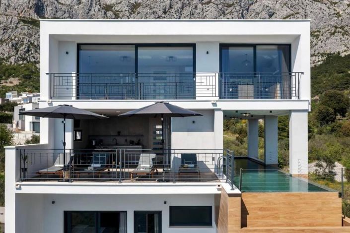 Image No.1-4 Bed Property for sale