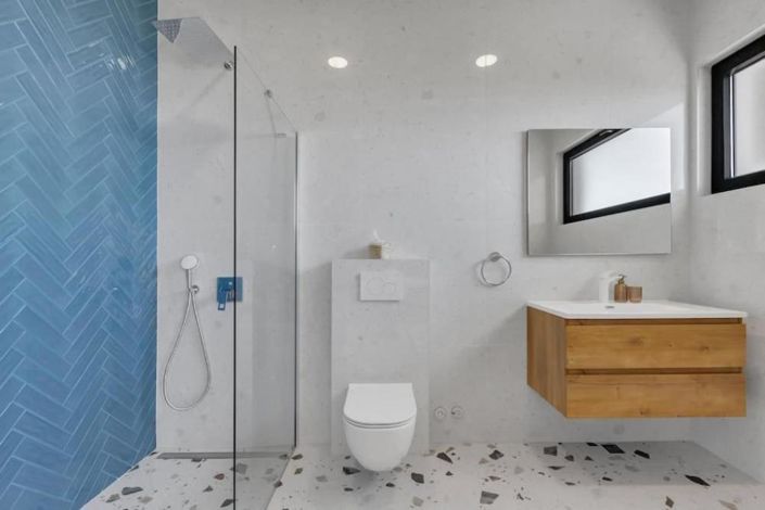 Image No.20-4 Bed Property for sale