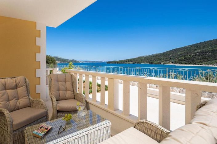 Image No.13-13 Bed Property for sale