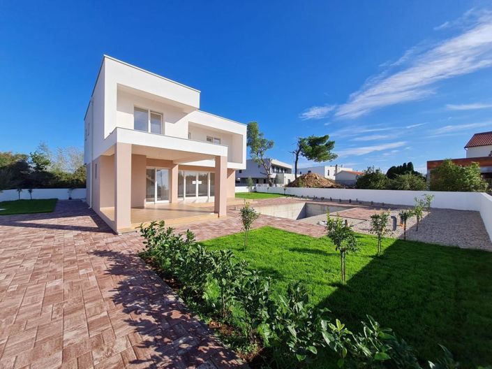 Image No.1-3 Bed Property for sale