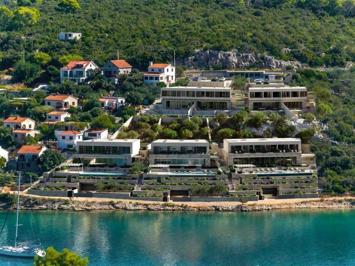 Image No.1-6 Bed Property for sale