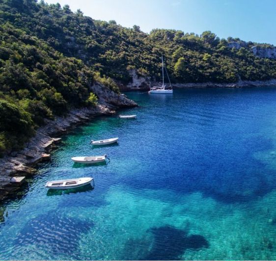 Image No.12-6 Bed Property for sale