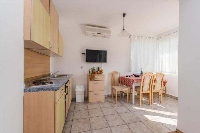 Image No.15-14 Bed Property for sale