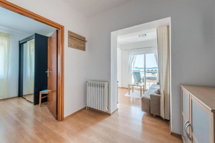 Image No.16-14 Bed Property for sale