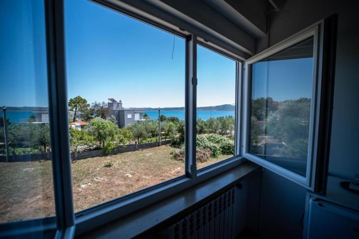 Image No.3-14 Bed Property for sale