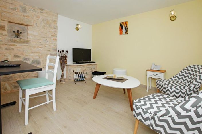 Image No.11-7 Bed Property for sale