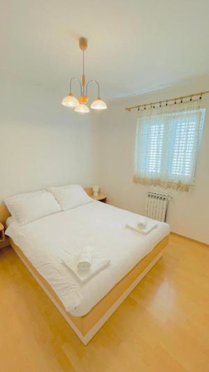 Image No.14-10 Bed Property for sale