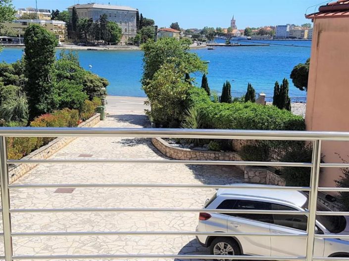 Image No.6-10 Bed Property for sale