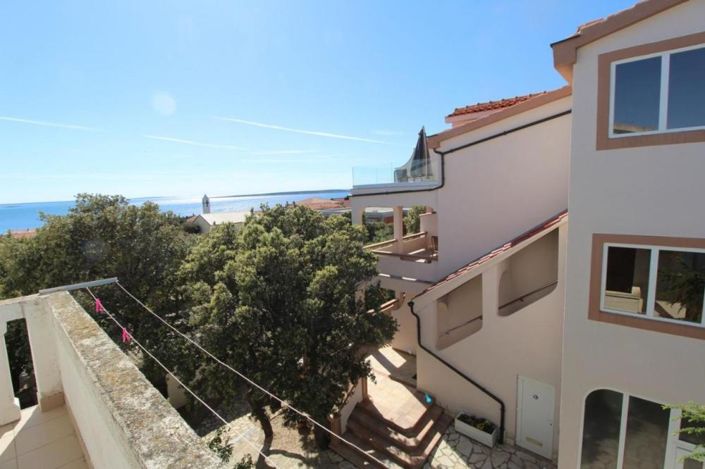 Image No.15-12 Bed Property for sale