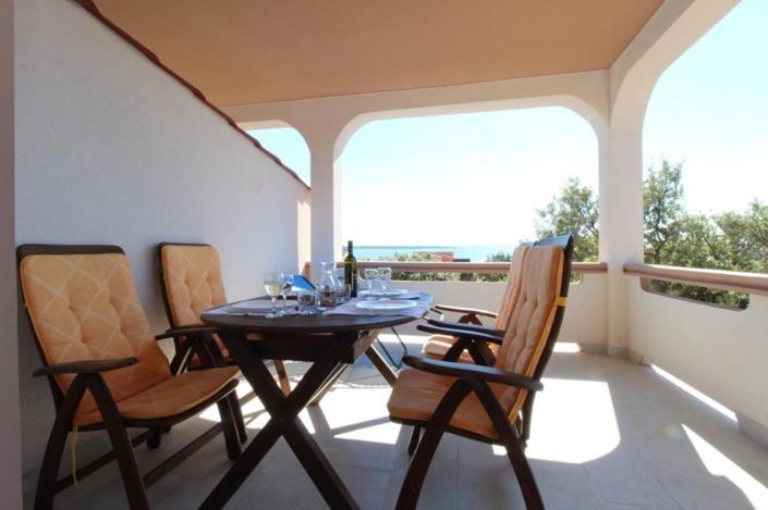 Image No.16-12 Bed Property for sale