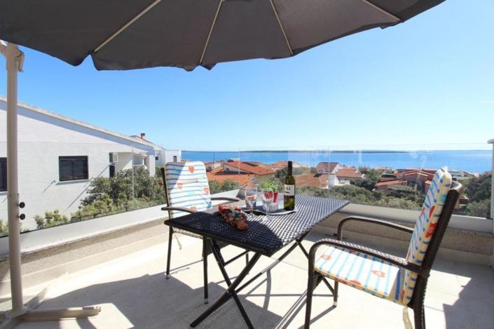 Image No.25-12 Bed Property for sale