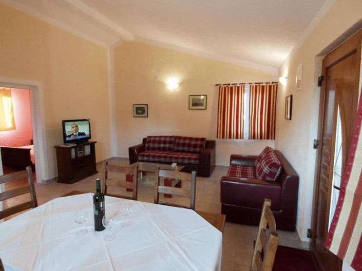 Image No.10-10 Bed Property for sale