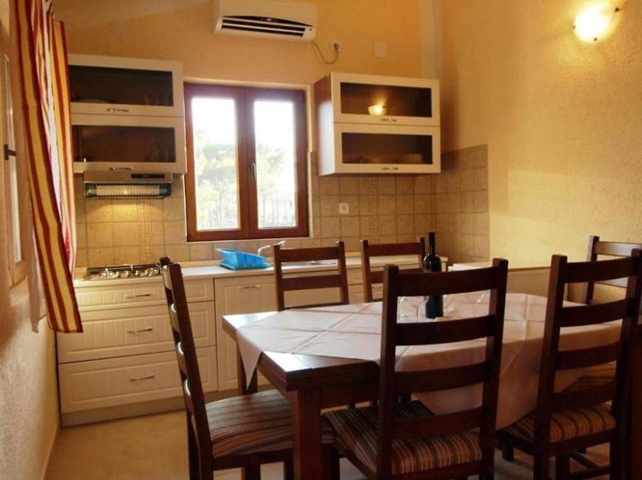 Image No.11-10 Bed Property for sale