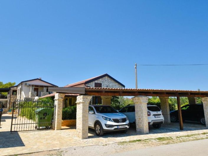 Image No.13-10 Bed Property for sale