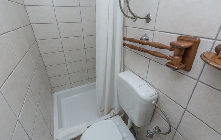 Image No.19-10 Bed Property for sale