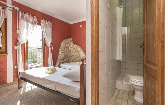 Image No.21-10 Bed Property for sale