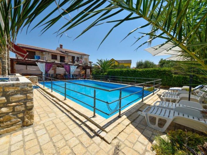 Image No.3-10 Bed Property for sale