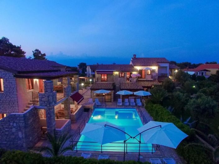 Image No.7-10 Bed Property for sale