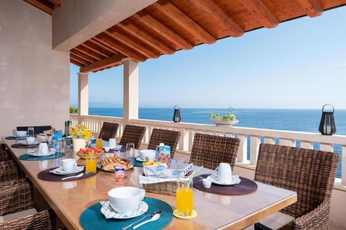 Image No.17-5 Bed Property for sale