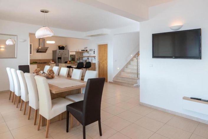 Image No.23-5 Bed Property for sale