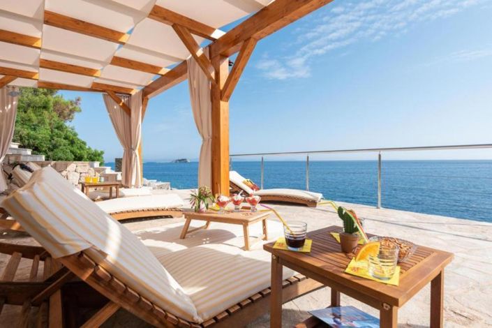 Image No.8-5 Bed Property for sale