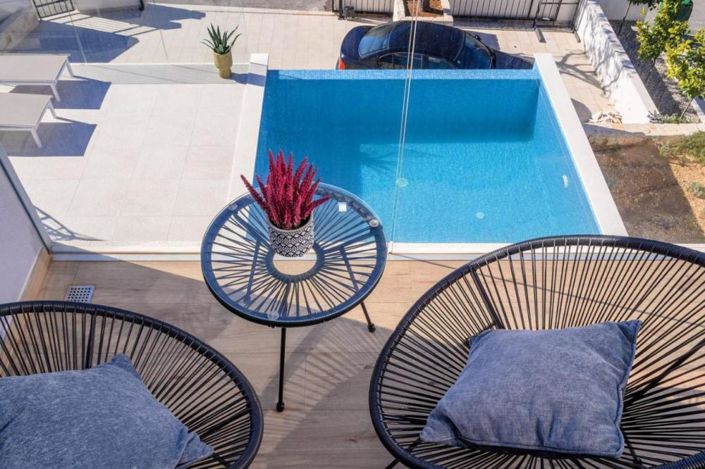 Image No.3-3 Bed Property for sale