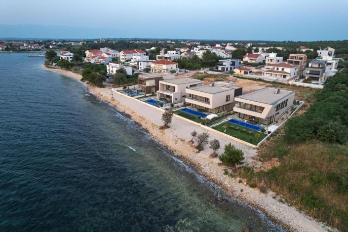 Image No.11-4 Bed Property for sale