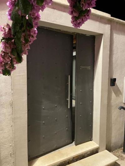 Image No.20-5 Bed Property for sale