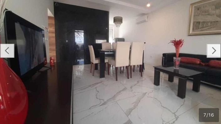 Image No.22-5 Bed Property for sale