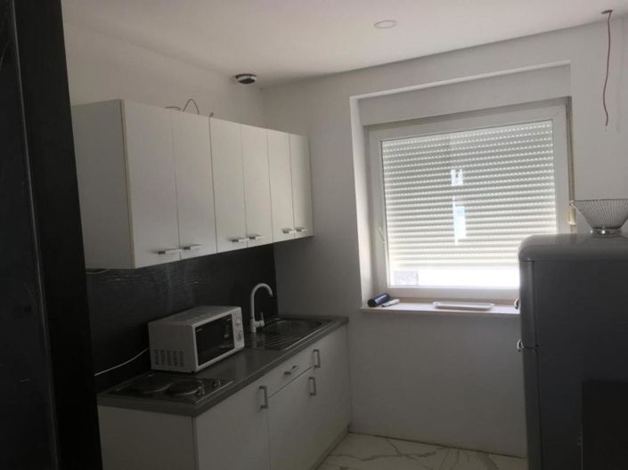 Image No.9-5 Bed Property for sale