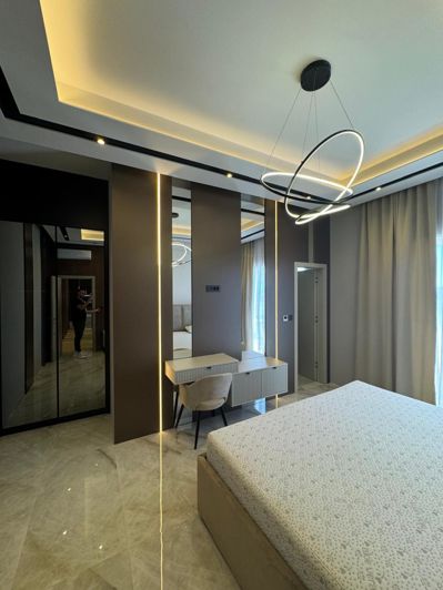 Image No.25-6 Bed Property for sale