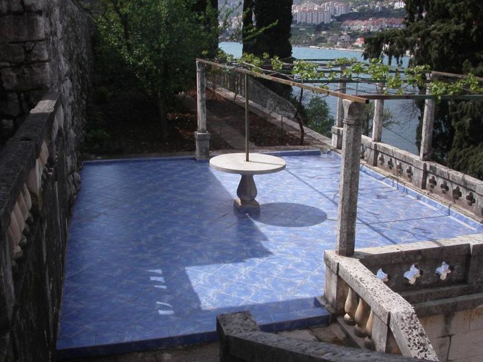 Image No.16-9 Bed Property for sale