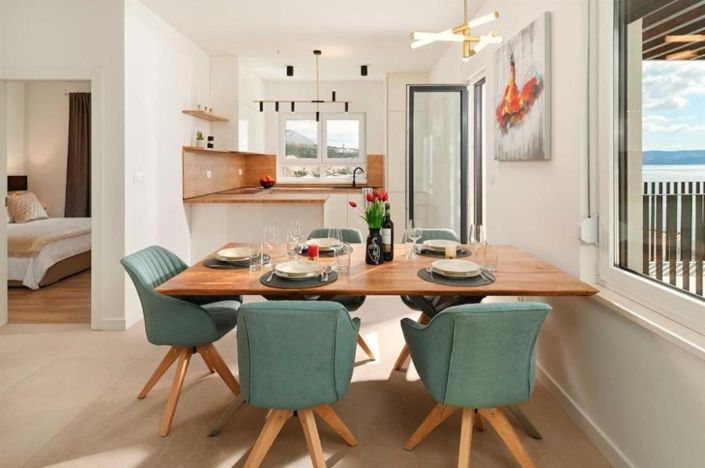 Image No.21-6 Bed Property for sale