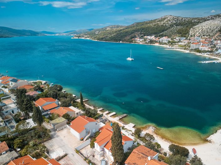 Image No.8-6 Bed Property for sale