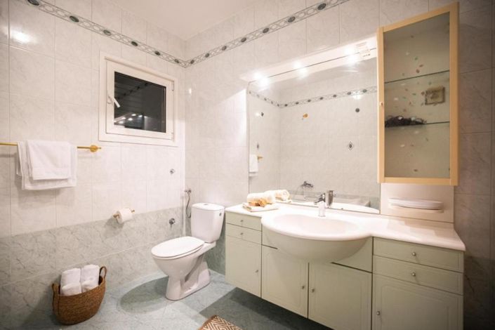 Image No.13-10 Bed Property for sale