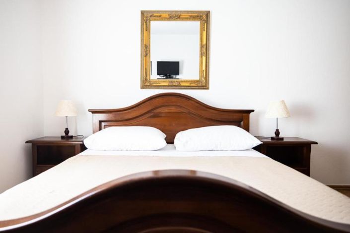 Image No.7-10 Bed Property for sale