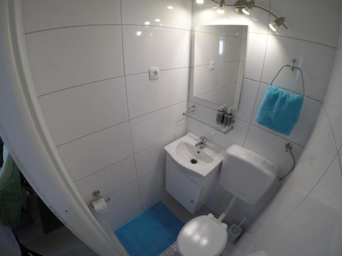 Image No.14-7 Bed Property for sale