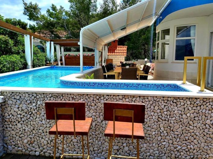 Image No.5-7 Bed Property for sale