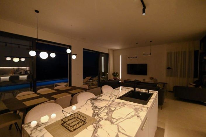 Image No.13-4 Bed Property for sale