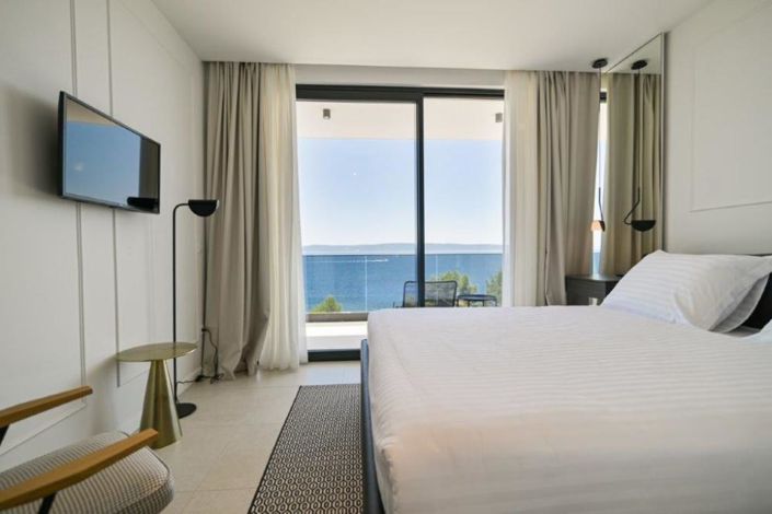 Image No.18-4 Bed Property for sale