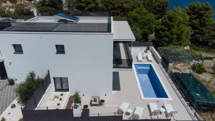 Image No.8-4 Bed Property for sale