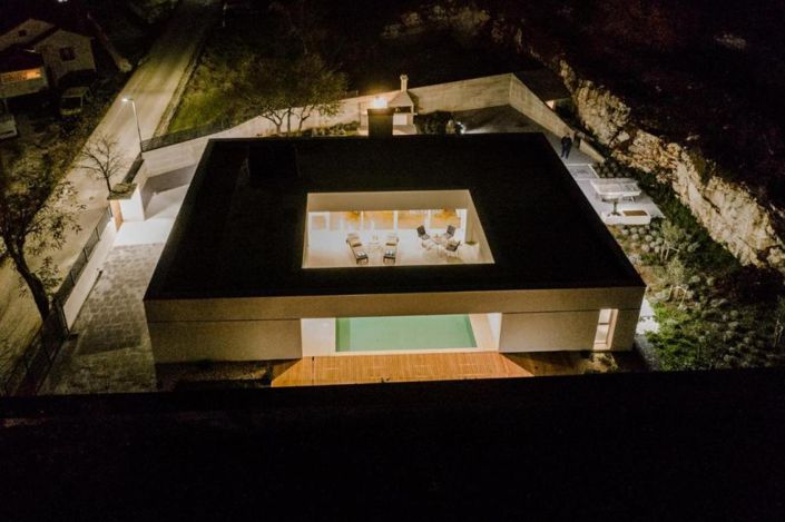 Image No.9-4 Bed Property for sale