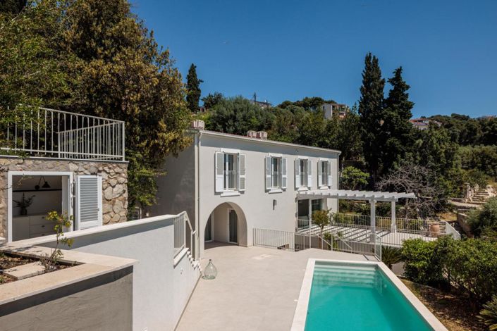 Image No.8-5 Bed Property for sale