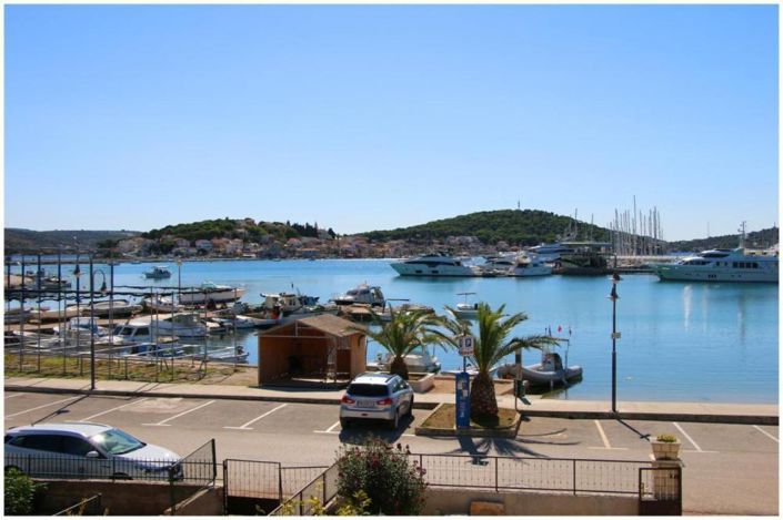 Image No.4-8 Bed Property for sale