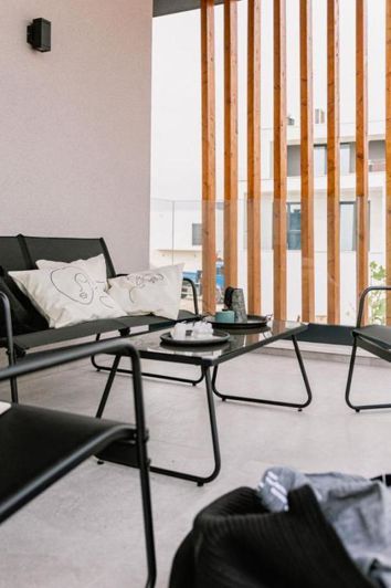 Image No.17-4 Bed Property for sale