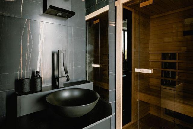 Image No.18-4 Bed Property for sale