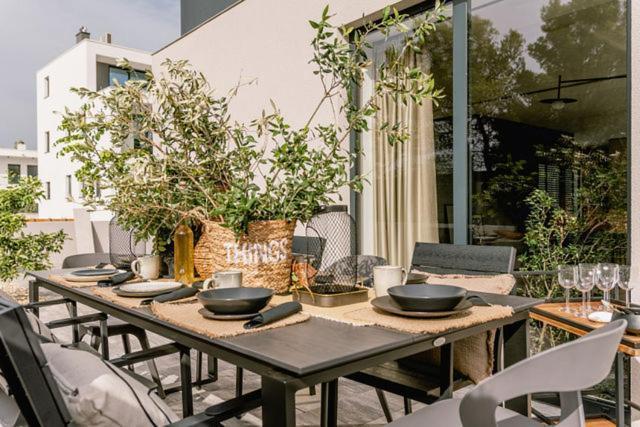 Image No.5-4 Bed Property for sale